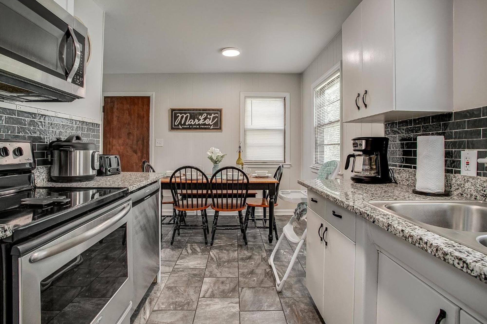 Chic Home With Huge Grassy Yard 7 Mins To Arrowhead Stadium Independence Exterior foto